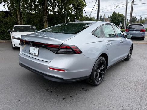 Used 2025 Honda Accord SE image 10
