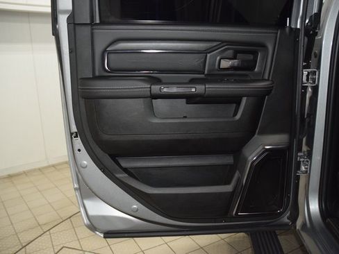 Used 2024 RAM 2500 Limited image 37