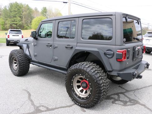 Used 2020 Jeep Wrangler Unlimited Sahara image 3