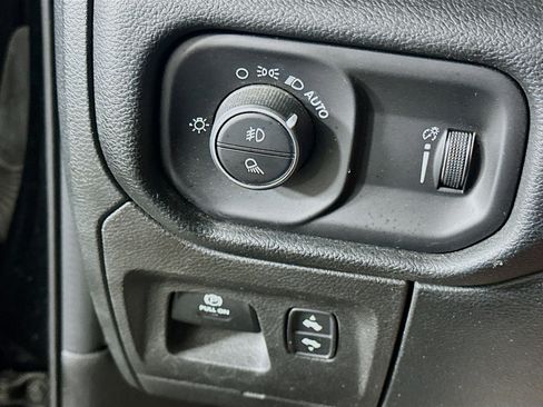 Used 2021 RAM 1500 Big Horn image 17