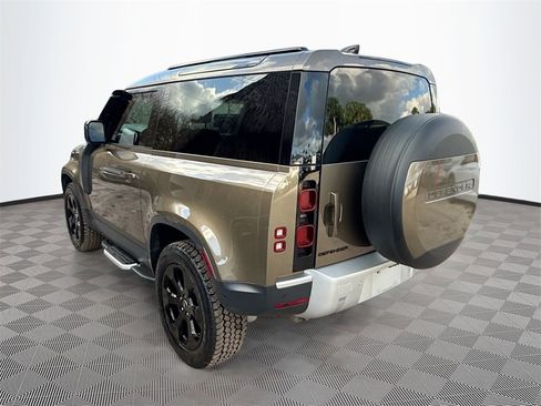 Used 2022 Land Rover Defender 90 image 8