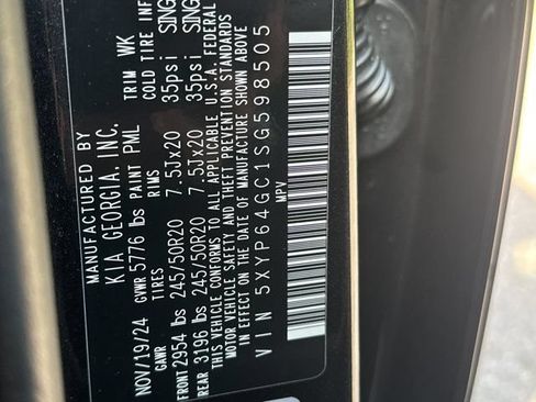 Used 2025 Kia Telluride S FWD image 38