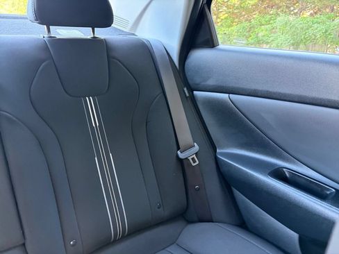 Used 2025 Hyundai Elantra SEL FWD image 38