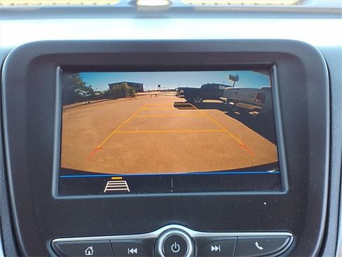 Used 2020 Chevrolet Equinox LS image 11