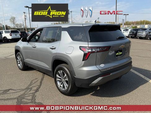 Used 2025 Chevrolet Equinox LT AWD/4WD image 3
