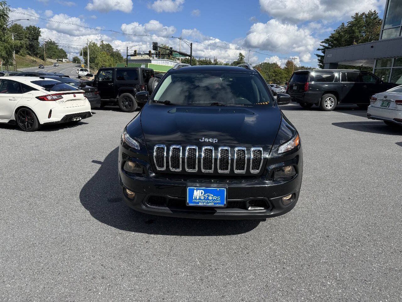 Used 2016 Jeep Cherokee Latitude w/ Cold Weather Group AWD/4WD image 4