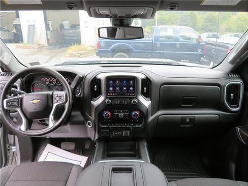 Used 2021 Chevrolet Silverado 2500 LT w/ Convenience Package image 22