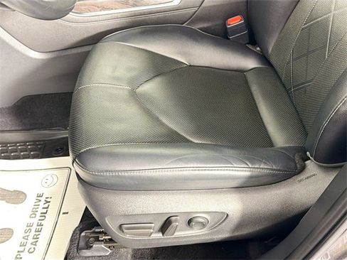 Used 2022 Toyota Highlander Platinum image 19