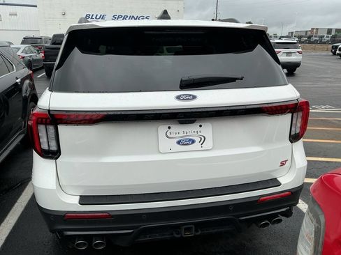 Used 2025 Ford Explorer ST w/ Sun And Sound Package AWD/4WD image 7