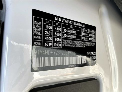 Used 2025 Mercedes-Benz Sprinter 2500 image 14