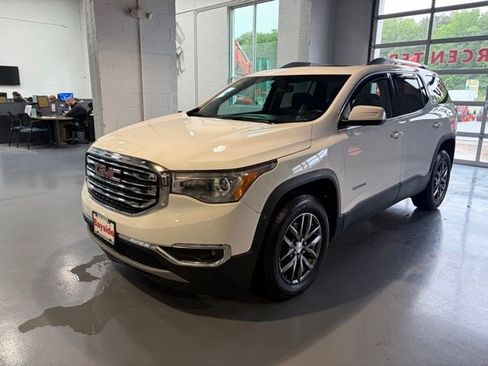 Used 2017 GMC Acadia SLT FWD image 6