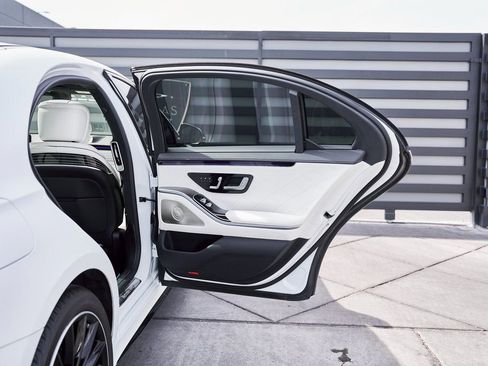 Used 2024 Mercedes-Benz S 580 4MATIC Sedan image 25