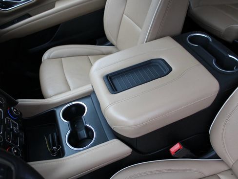 Used 2022 Chevrolet Suburban Premier image 33