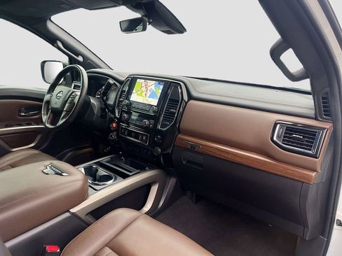 Used 2024 Nissan Titan Platinum Reserve image 30