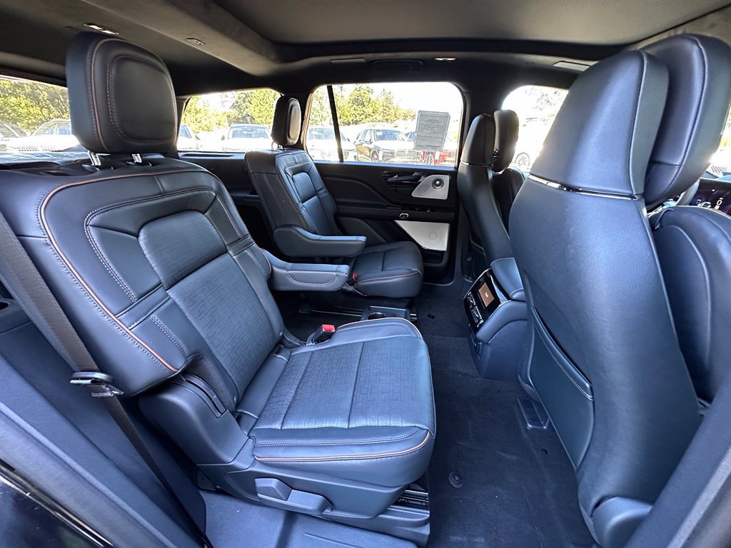 New 2026 Lincoln Aviator Black Label w/ Jet Appearance Package AWD/4WD image 26