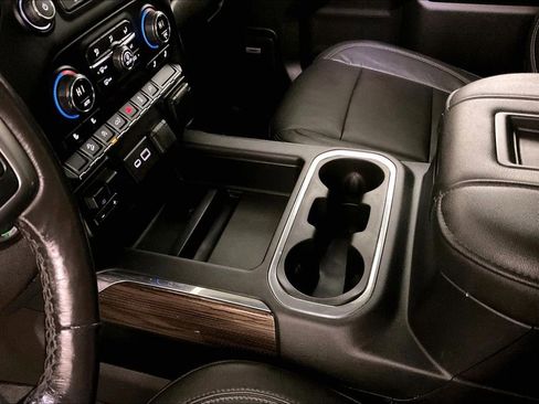 Used 2019 Chevrolet Silverado 1500 LT Trail Boss AWD/4WD image 17