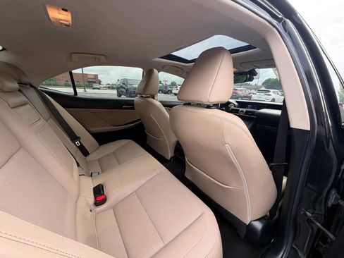 Used 2019 Lexus IS 300 w/ Premium Package RWD image 39