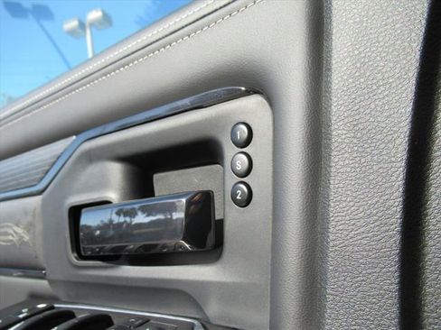 Certified 2024 RAM 2500 Limited image 31