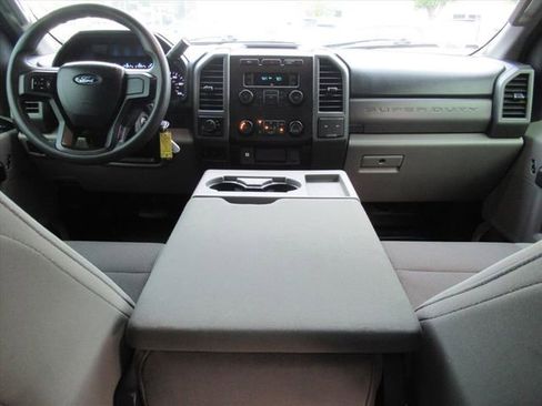 Used 2017 Ford F250 XL w/ Power Equipment Group AWD/4WD image 11