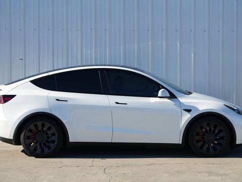 Used 2023 Tesla Model Y Performance image 54