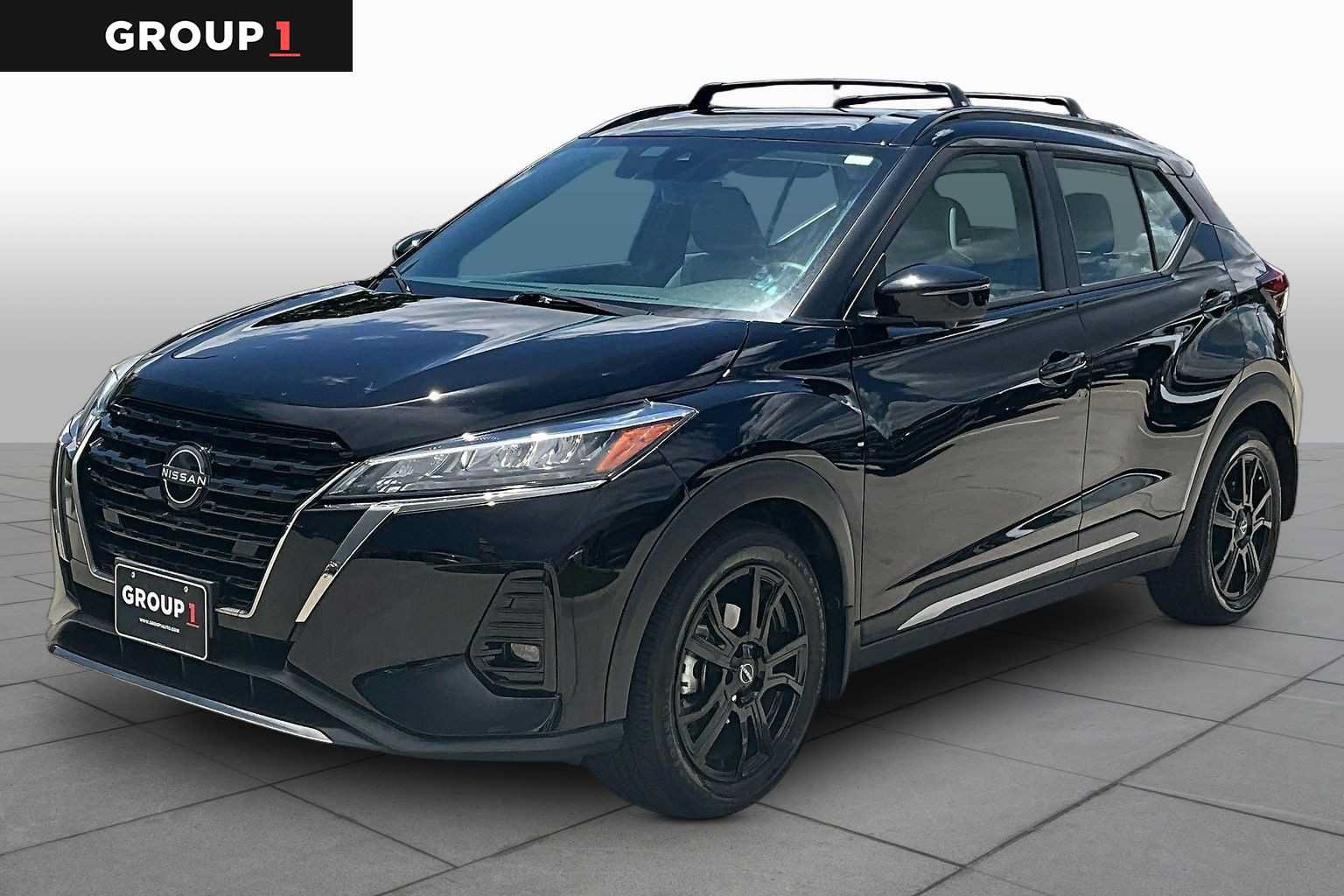 Used 2024 Nissan Kicks SR w/ SR Premium Package FWD image 1