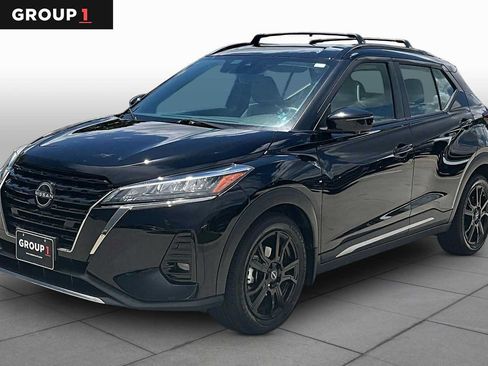 Used 2024 Nissan Kicks SR w/ SR Premium Package FWD image 1