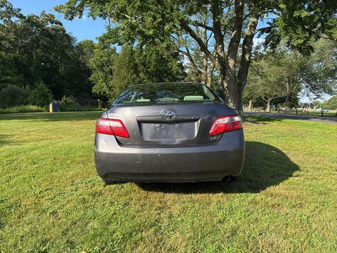 Used 2009 Toyota Camry LE FWD image 16