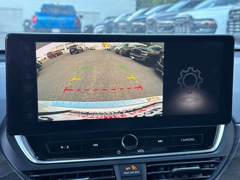 Used 2023 Nissan Altima 2.5 SV w/ SV Premium Package image 19