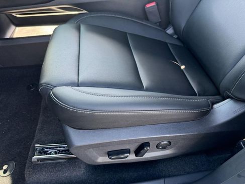 Used 2025 Nissan Murano SV image 18