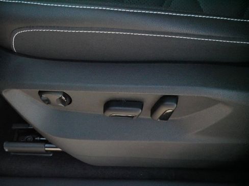 Certified 2025 Volkswagen Atlas SE w/ Black Wheel Package image 20