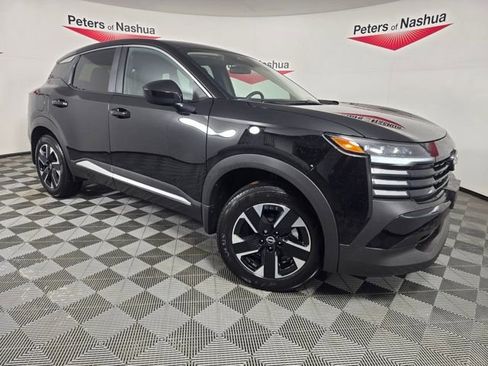 Certified 2025 Nissan Kicks SV image 1