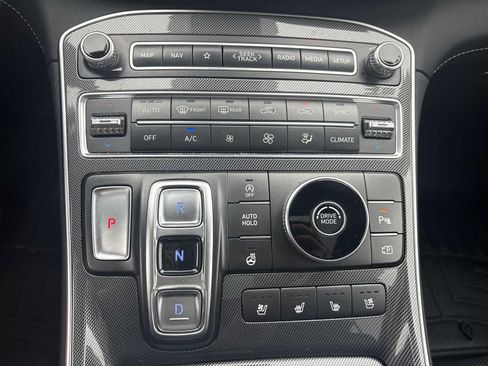 Used 2022 Hyundai Santa Fe Limited FWD image 19