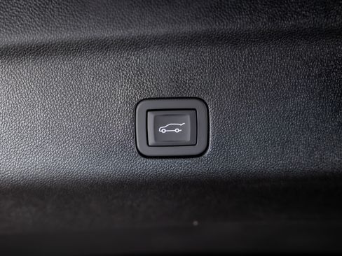 Used 2026 GMC Yukon XL Denali w/ Sun & Power Step Package AWD/4WD image 40