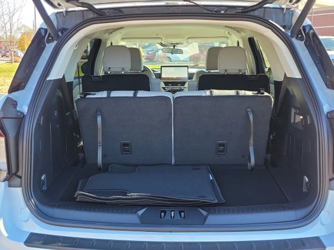 New 2026 Ford Explorer Active w/ Active Comfort Package image 8