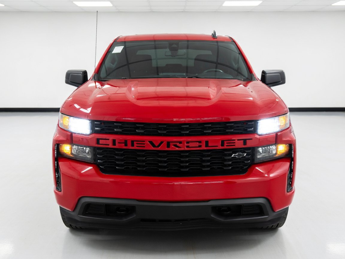 Used 2022 Chevrolet Silverado 1500 Custom w/ Safety Confidence Package RWD image 2