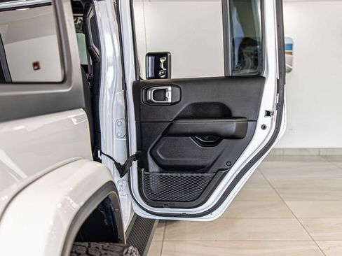 Used 2021 Jeep Wrangler Unlimited Sahara w/ Safety Group AWD/4WD image 35