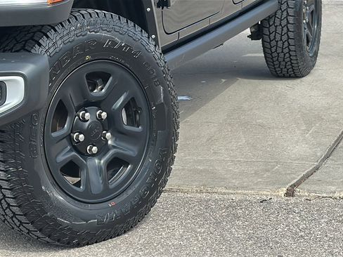 Used 2023 Jeep Gladiator Sport w/ Trailer Tow Package image 3