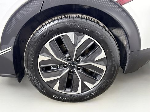 Used 2024 Kia EV6 Light image 29