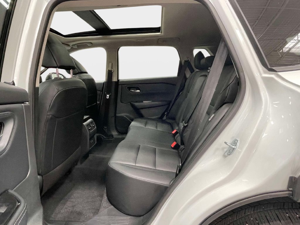 Used 2026 Nissan Rogue Dark Armor FWD image 13