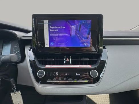 Used 2025 Toyota Corolla LE image 10