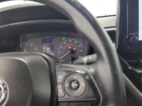 Used 2024 Toyota Corolla Cross AWD Hybrid image 29