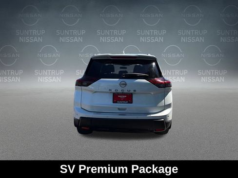 Used 2025 Nissan Rogue SV w/ SV Premium Package FWD image 9