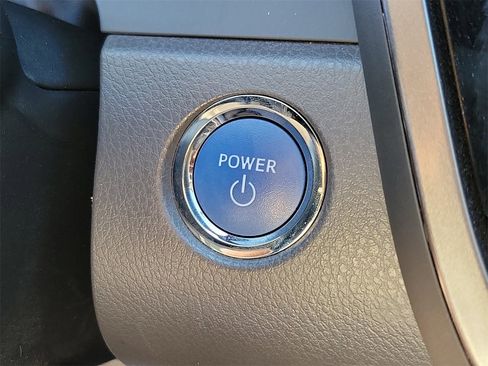 Used 2021 Toyota Camry LE image 30