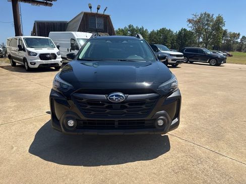 Used 2023 Subaru Outback Premium AWD/4WD image 2