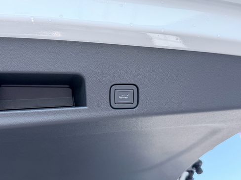 New 2026 Chevrolet Traverse LT w/ Midnight/Sport Edition image 10