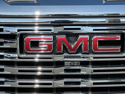 Used 2023 GMC Sierra 1500 Denali w/ Denali Reserve Package AWD/4WD image 39