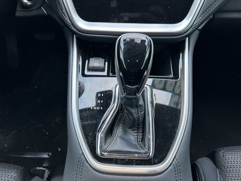 Used 2025 Subaru Outback Premium image 18