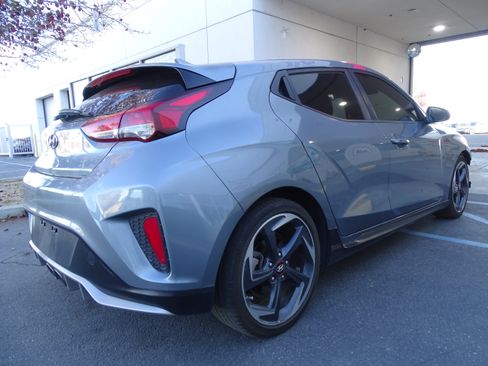 Used 2019 Hyundai Veloster Turbo image 2