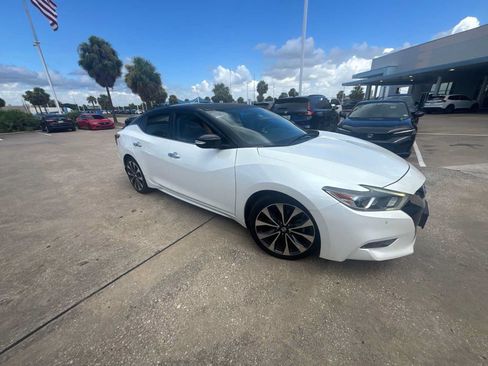 Used 2016 Nissan Maxima SR FWD image 2
