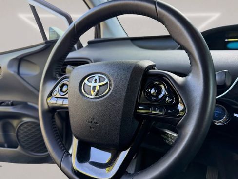 Used 2020 Toyota Prius LE FWD image 25
